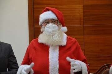 Presentación del proyecto 'Telde en Navidad' con presencia de Papá Noel y su esposa/TA.